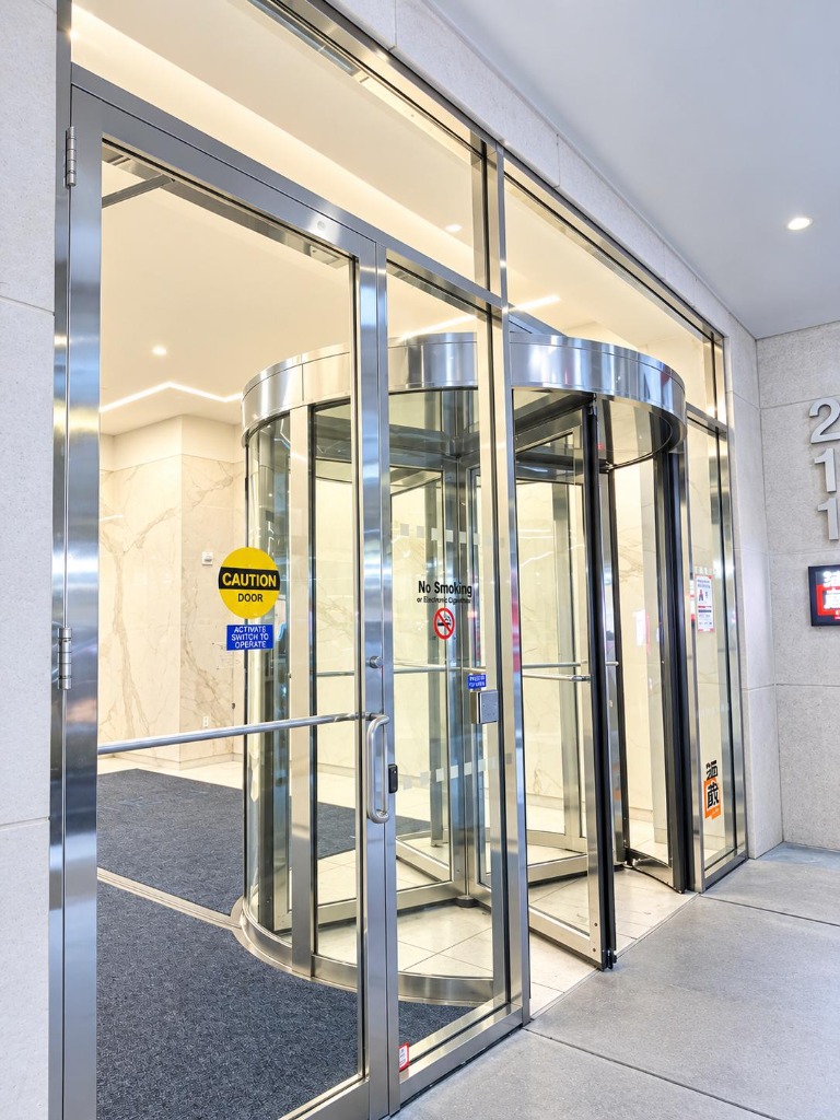 211 East 43rd Street Entrance